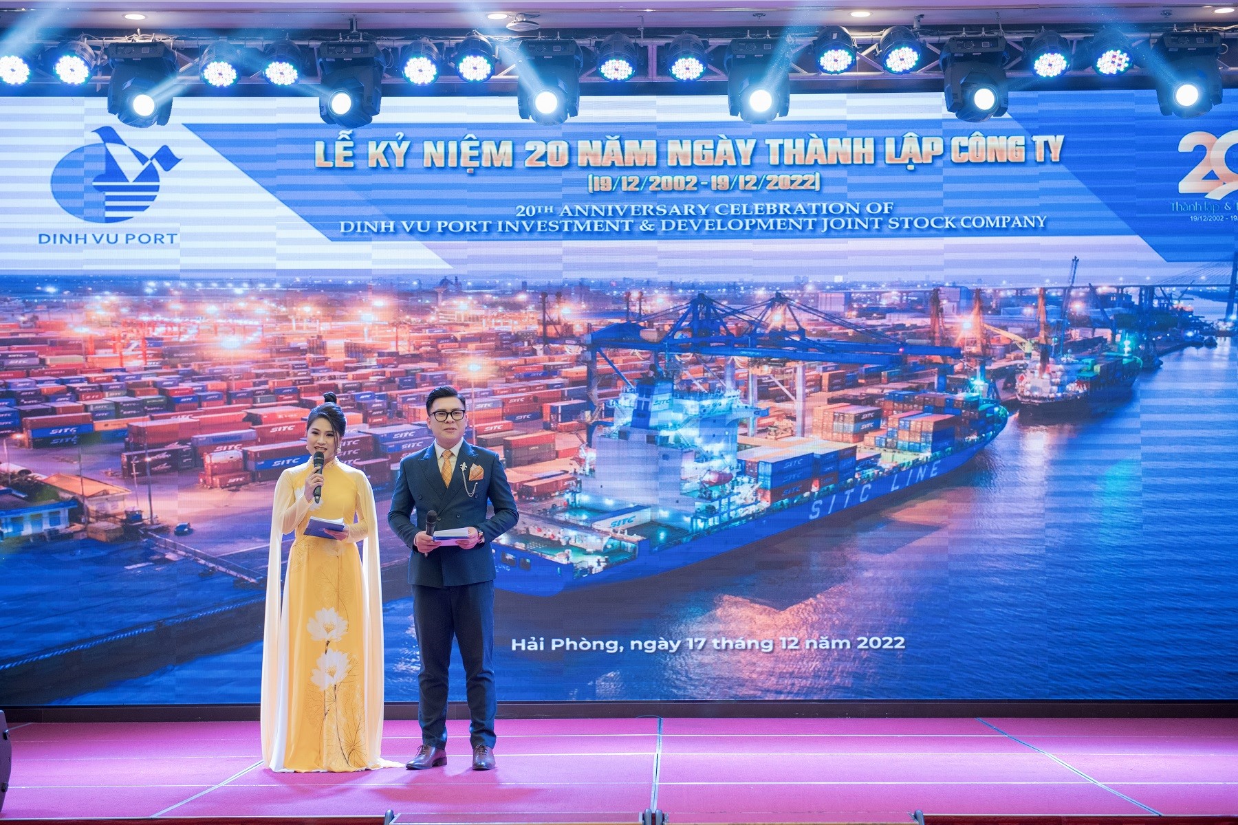 MC Thùy Dương & MC Thanh Liêm (VTC) dẫn dắt chương trình